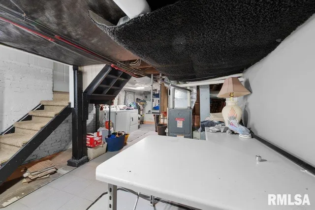 $184,900 | 236 43rd Street, Moline, IL 61265