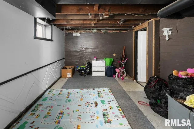 $184,900 | 236 43rd Street, Moline, IL 61265