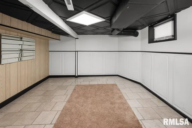 $184,900 | 236 43rd Street, Moline, IL 61265