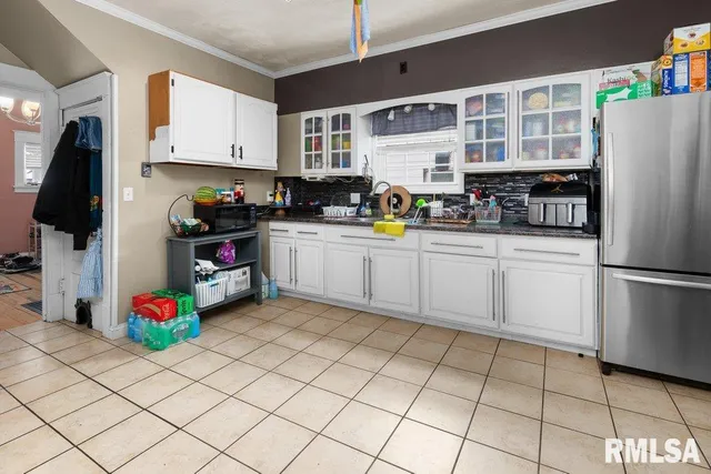 $184,900 | 236 43rd Street, Moline, IL 61265