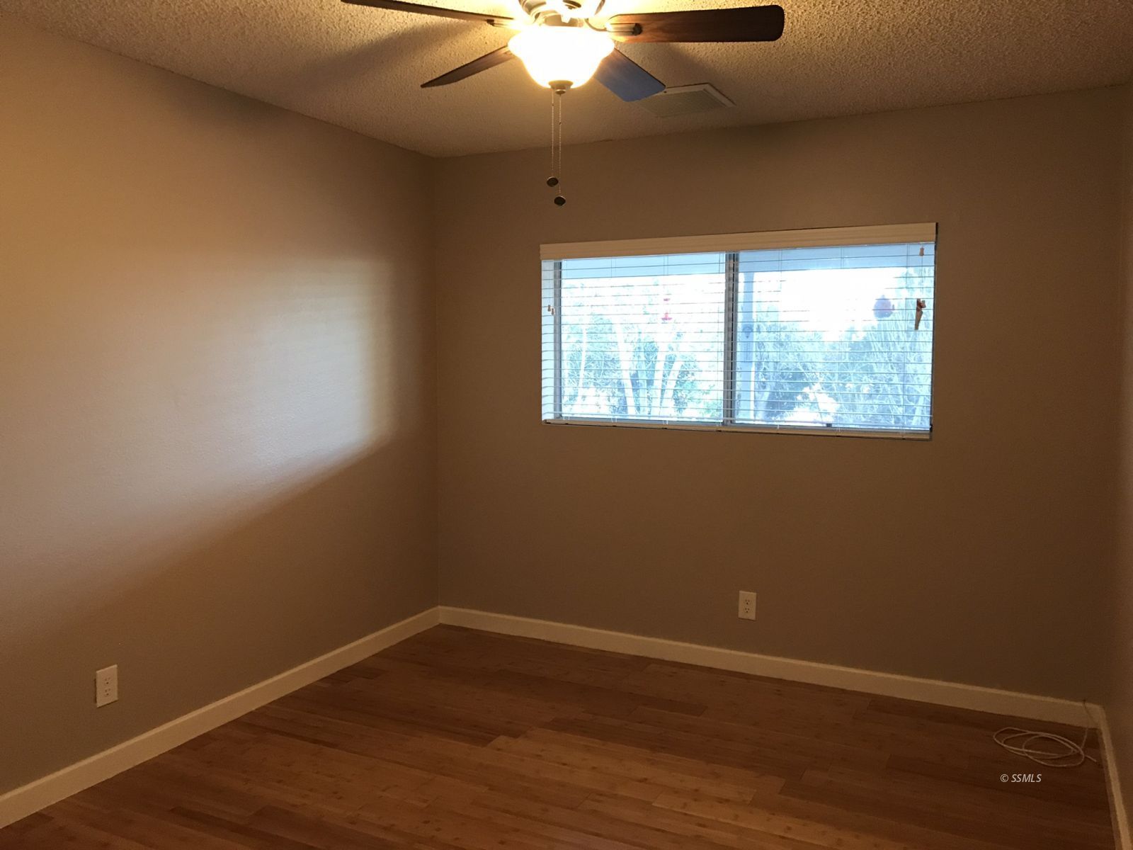6228 Ridgecrest Boulevard Inyokern, CA 93527 - Photo 17 of 34 an empty room with a window
