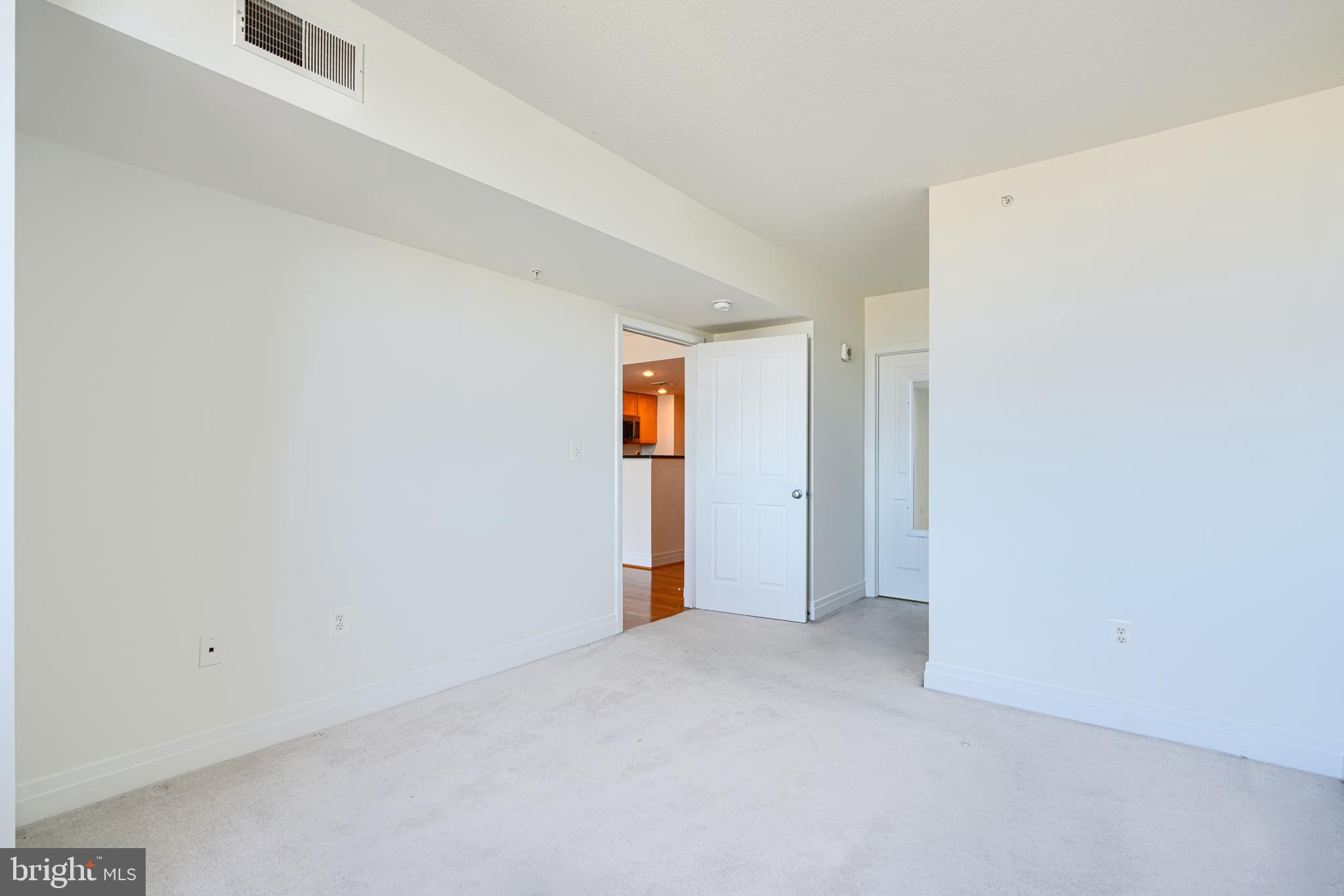 414 Water Street, Unit 2410 Baltimore, MD 21202 - Photo 11 of 31