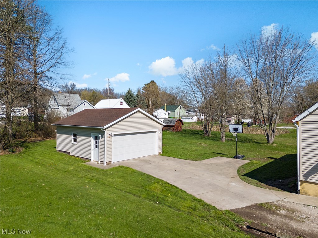 123 North Seneca Street Rittman, OH 44270 - Photo 24 of 32 View of yard with a garage