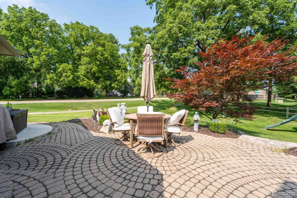 1003 Bembridge Drive Rochester Hills, MI 48307 - Photo 46 of 57