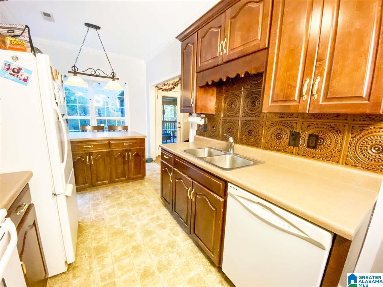 279 Lake View Circle Riverside, AL 35135 - Photo 9 of 27