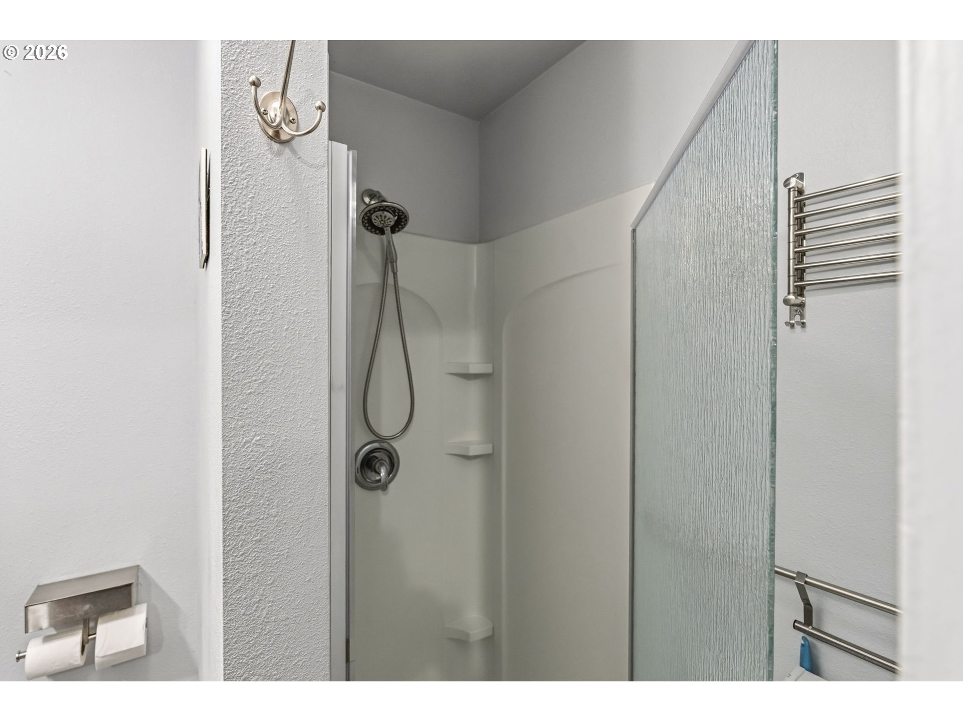 3315 West 18th Avenue Eugene, OR 97402 - Photo 13 of 26 a bathroom with a shower