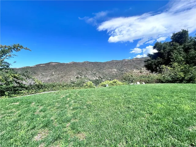 $860,000 | 13054 Oak Crest Drive, Yucaipa, CA 92399