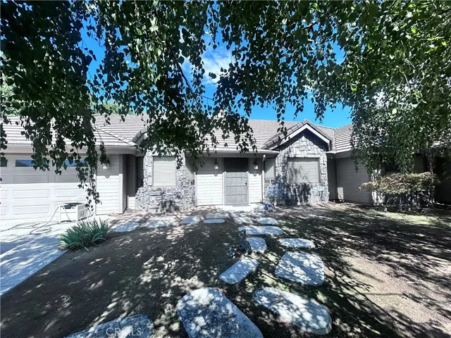 $860,000 | 13054 Oak Crest Drive, Yucaipa, CA 92399