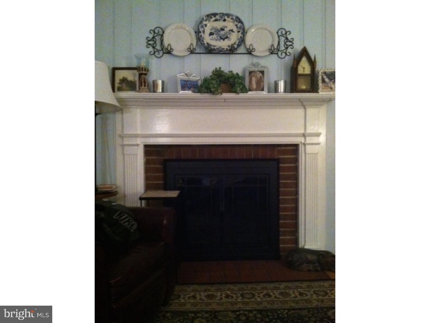 2518 Walton Road Huntingdon Valley, PA 19006 - Photo 4 of 25 Living Room