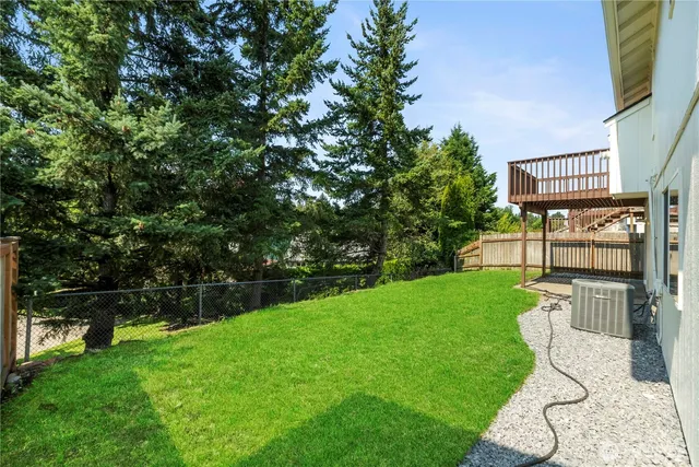 a view of a park with welcome board