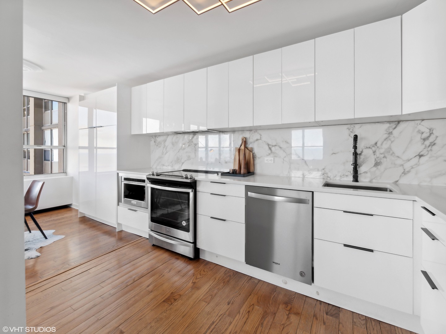 655 West Irving Park Road, Unit 4910 Chicago, IL 60613 - Photo 6 of 25