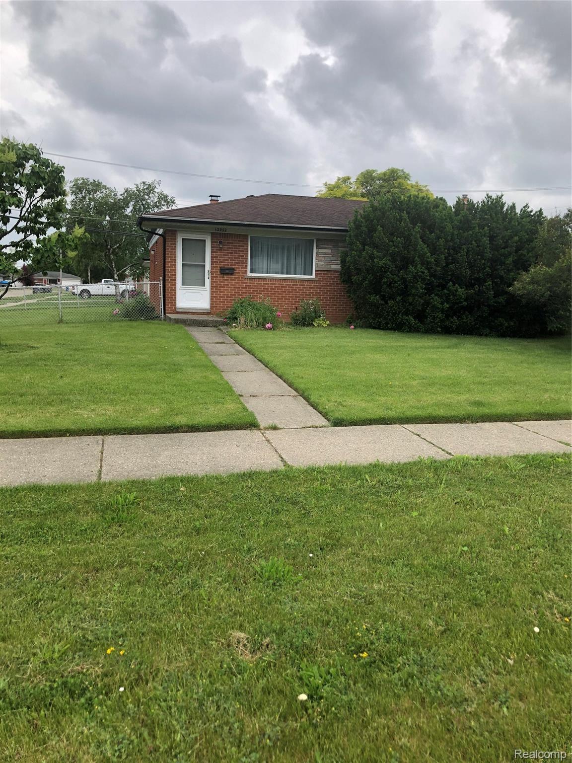 12952 Martin Road Warren, MI 48088 - Photo 2 of 42 IMG-6280.jpg