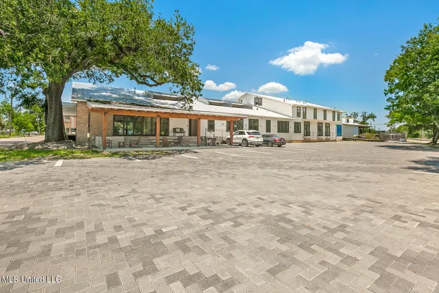 $3,000 | 301 South Toulme Street, Unit 103, Bay St. Louis, MS 39520