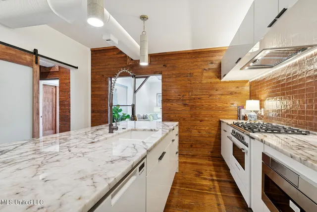 $3,000 | 301 South Toulme Street, Unit 103, Bay St. Louis, MS 39520