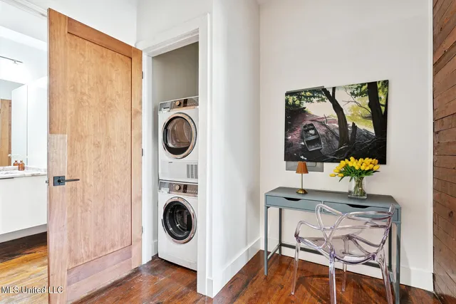 $3,000 | 301 South Toulme Street, Unit 103, Bay St. Louis, MS 39520