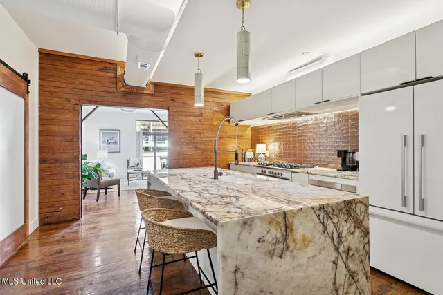 $3,000 | 301 South Toulme Street, Unit 103, Bay St. Louis, MS 39520