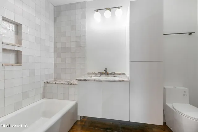 $3,000 | 301 South Toulme Street, Unit 103, Bay St. Louis, MS 39520