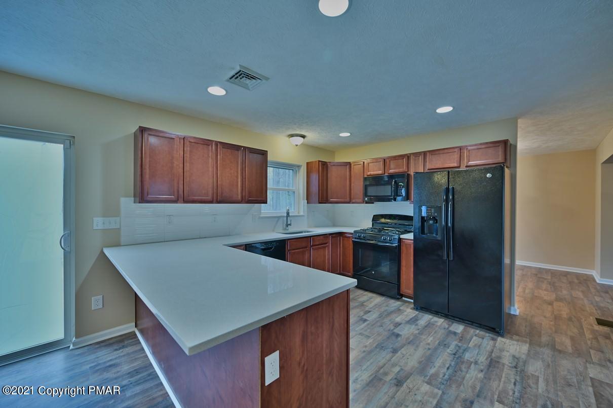 2106 Titania Road Tobyhanna, PA 18466 - Photo 25 of 92 Photo 20