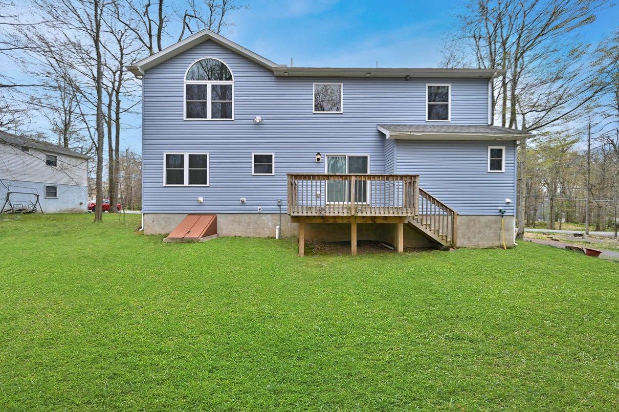 2106 Titania Road Tobyhanna, PA 18466 - Photo 5 of 92 Photo 04