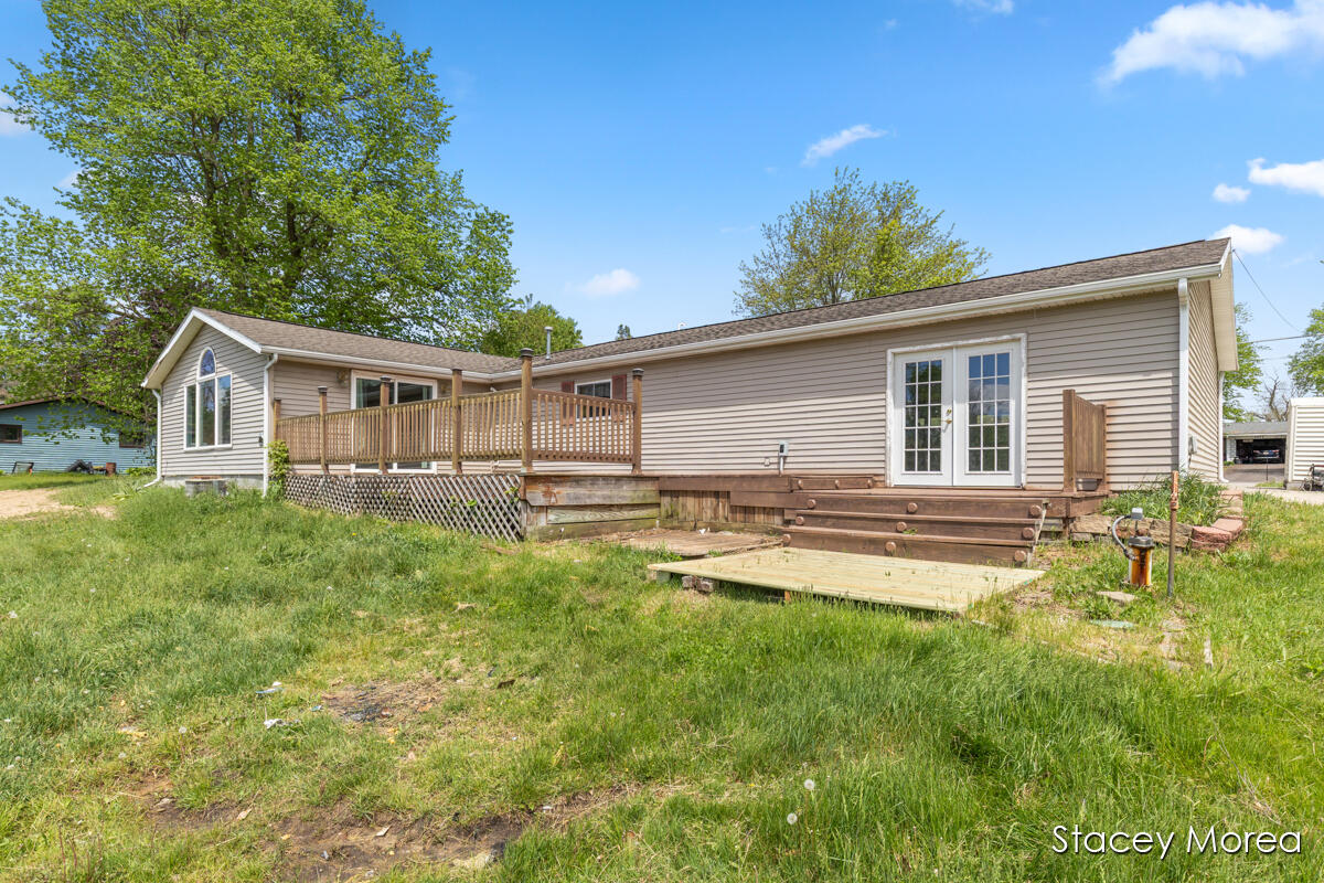 1910 Waterview Way Crystal, MI 48818 - Photo 23 of 33 IMG_1023