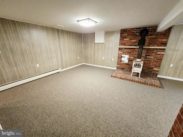 a view of a storage & utility room