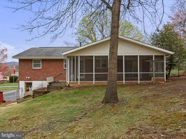 $240,000 | 15421 Shamrock Road Southwest, Cumberland, MD 21502