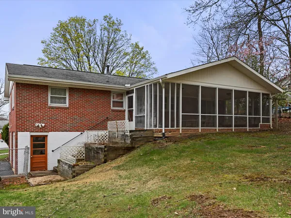 $240,000 | 15421 Shamrock Road Southwest, Cumberland, MD 21502