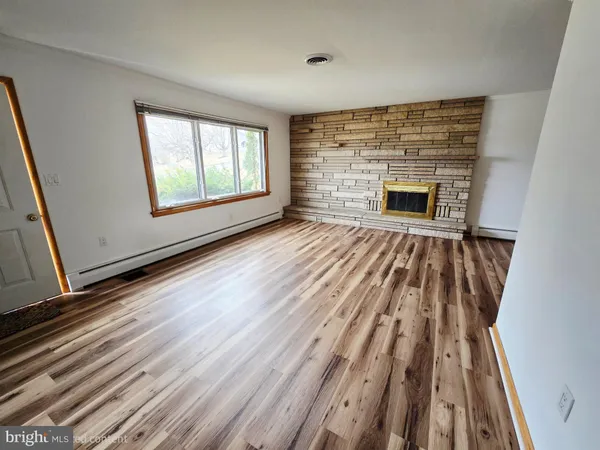 $240,000 | 15421 Shamrock Road Southwest, Cumberland, MD 21502