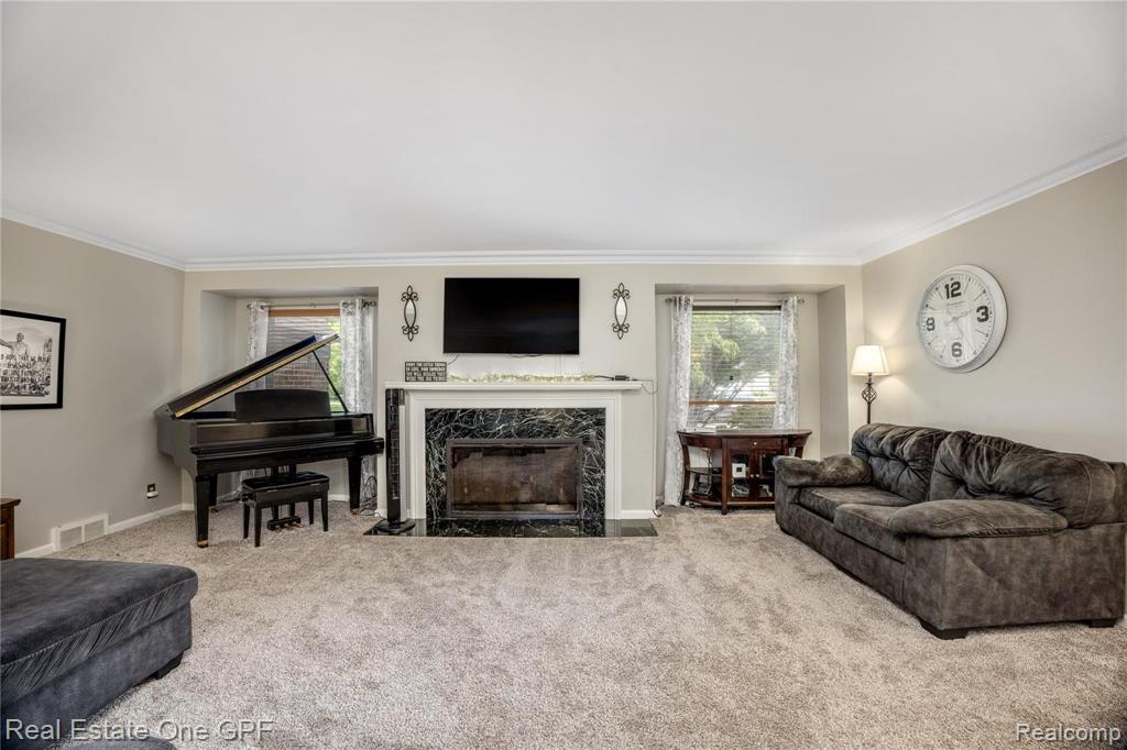 1499 North Renaud Road Grosse Pointe Woods, MI 48236 - Photo 4 of 35