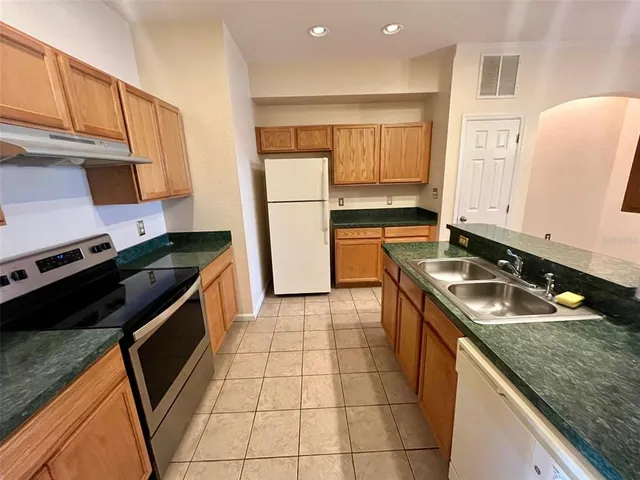 $2,000 | 3104 Ashland Lane North, Kissimmee, FL 34741