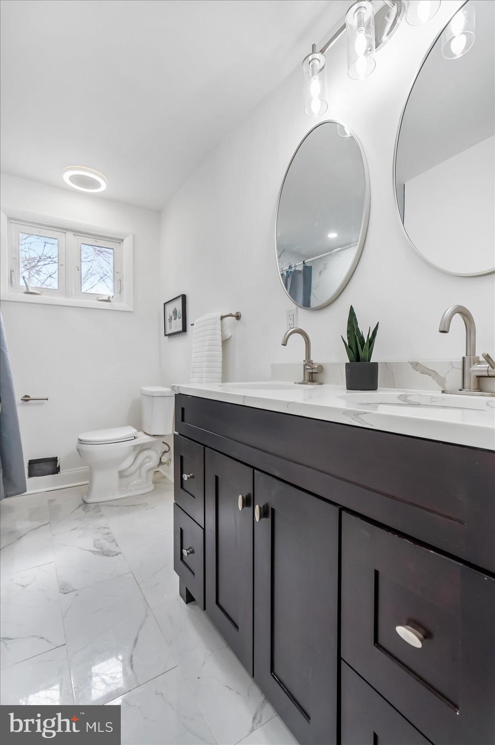 709 Riverside Drive Essex, MD 21221 - Photo 36 of 72 Upstairs Bathroom