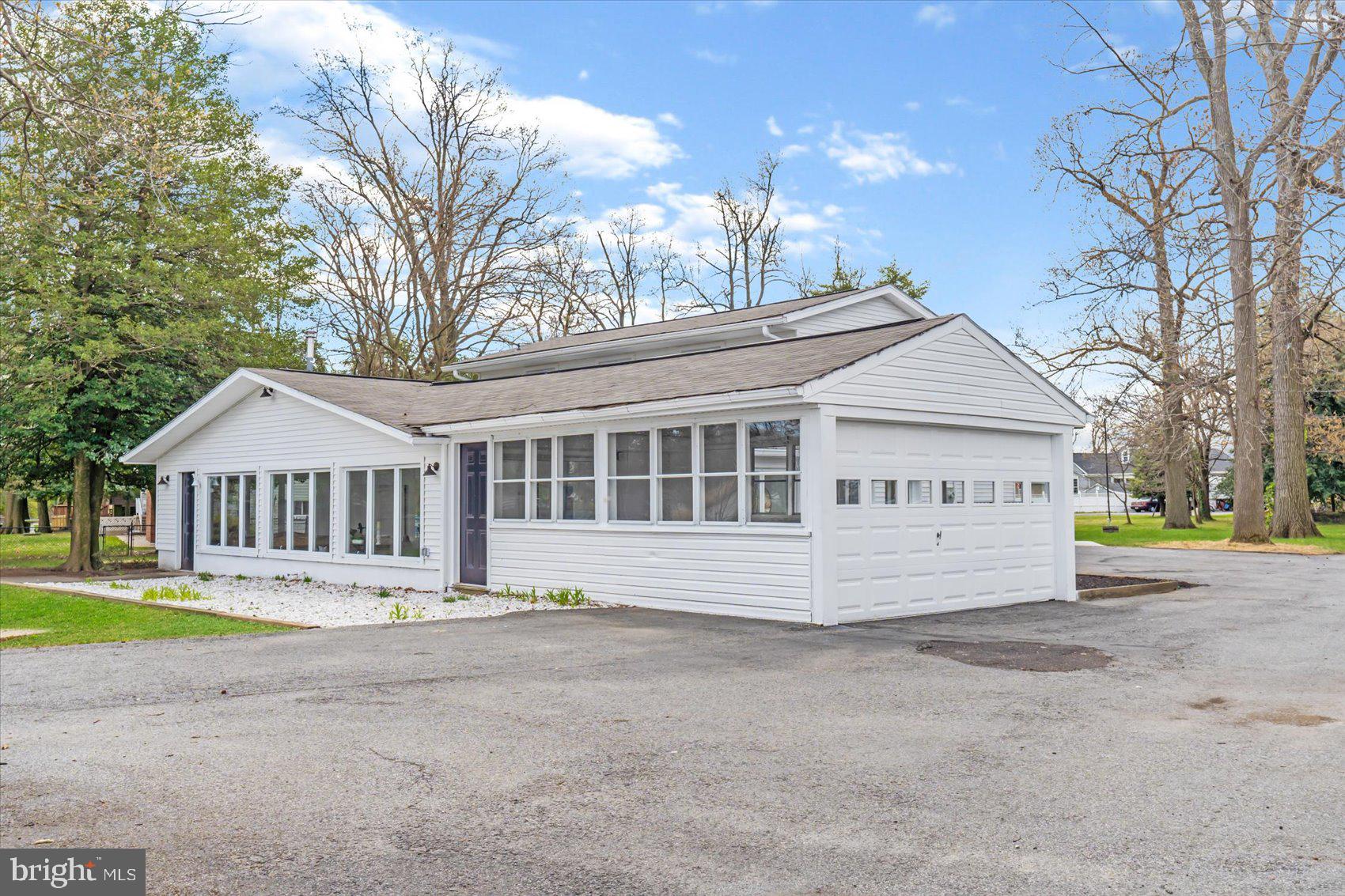 709 Riverside Drive Essex, MD 21221 - Photo 4 of 72 Gallery Image 4