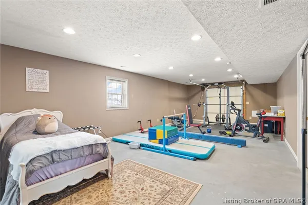 $560,000 | 3048 Wolf Den Court, New Albany, IN 47150