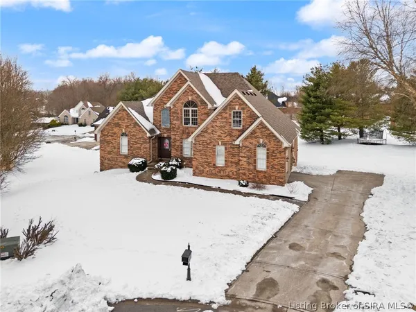 $545,000 | 3048 Wolf Den Court, New Albany, IN 47150