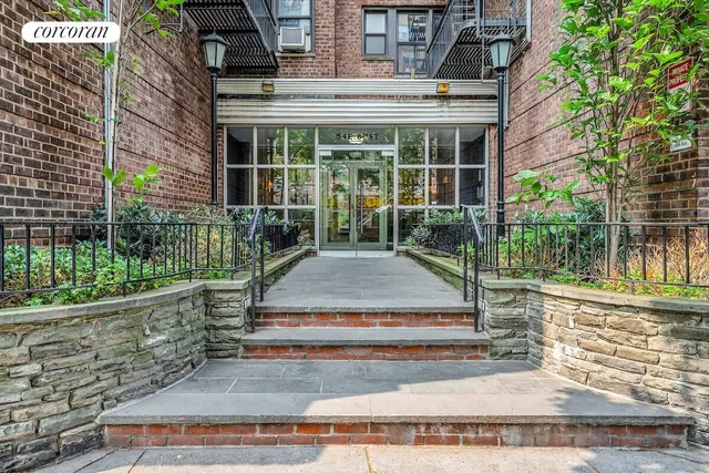 $448,000 | 50-54 East 8th Street, Unit 3L | Greenwich Village