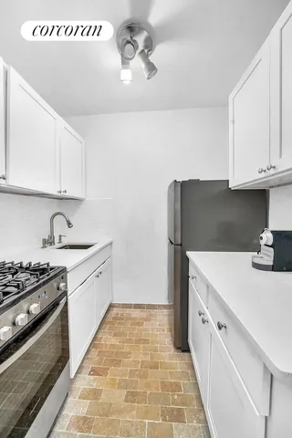 $448,000 | 50-54 East 8th Street, Unit 3L | Greenwich Village
