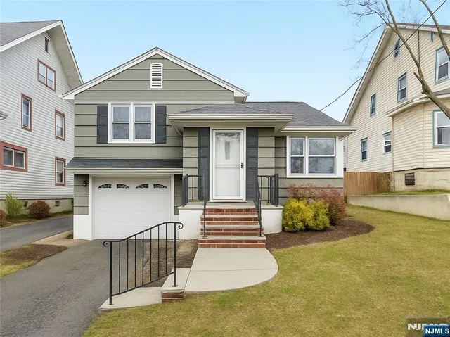$890,000 | 121 Woodland Avenue, Rutherford, NJ 07070