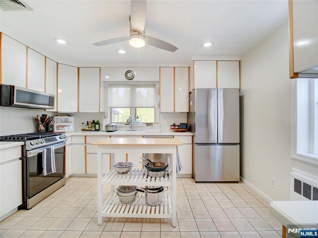 121 Woodland Avenue Rutherford, NJ 07070 - Photo 11 of 24