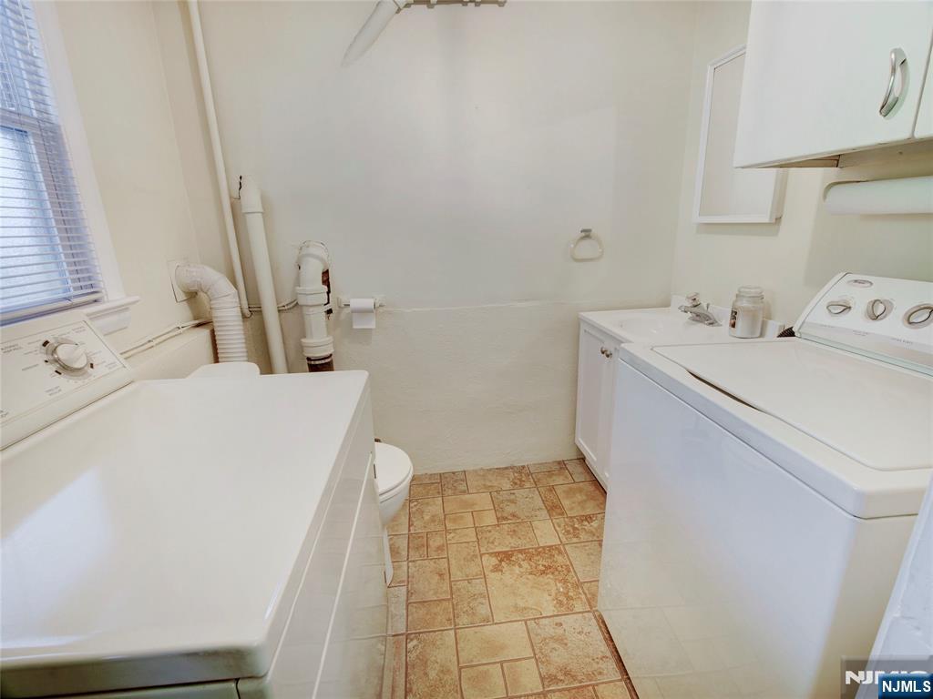 121 Woodland Avenue Rutherford, NJ 07070 - Photo 14 of 24