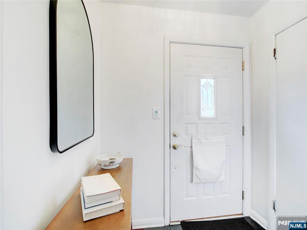 121 Woodland Avenue Rutherford, NJ 07070 - Photo 4 of 24