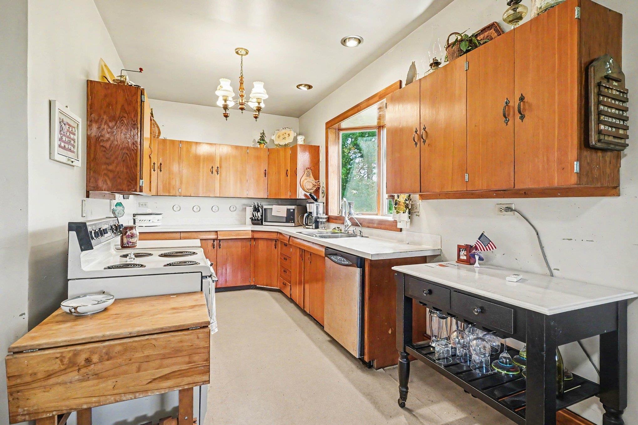 3780 East Coe Road Shepherd, MI 48883 - Photo 10 of 30 1947697-d083e40f-692b-4609-aef9-66835c6279c9.JPG