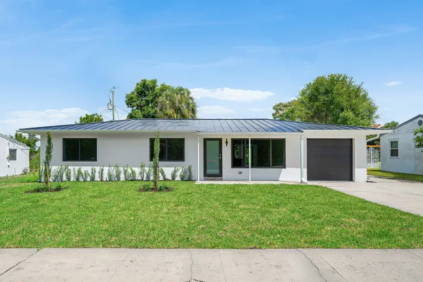 $699,000 | 707 Sunset Drive, Lake Worth Beach, FL 33461