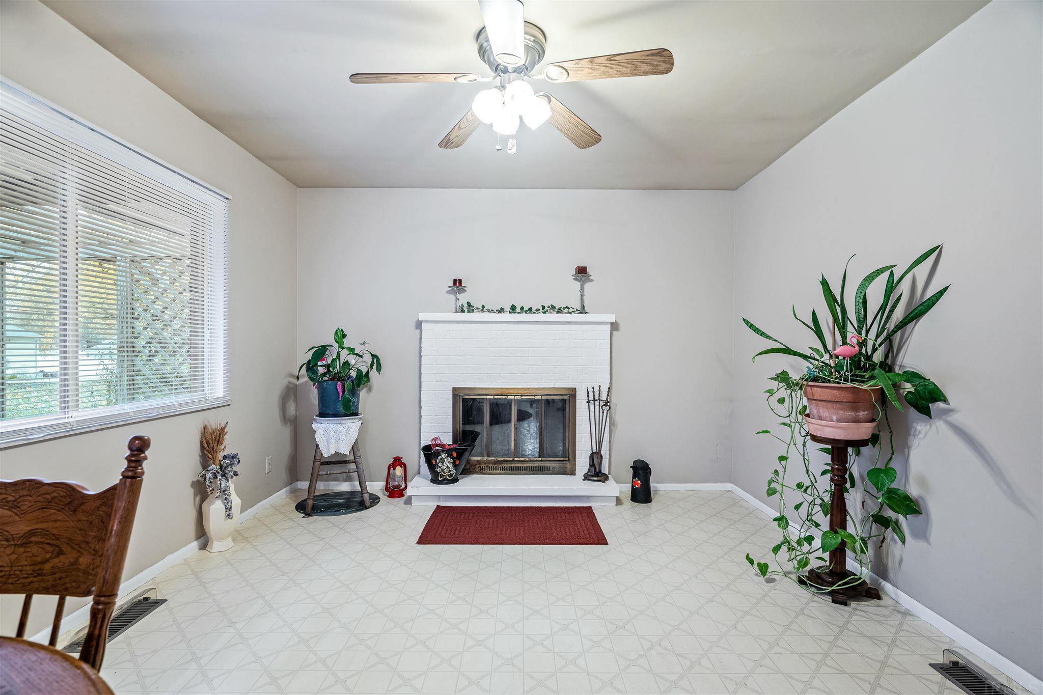 818 Stonebridge Road Evansville, IN 47710 - Photo 7 of 22 Gallery Image 7