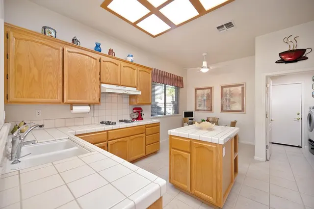 $692,000 | 1121 Penrod Court, Folsom, CA 95630