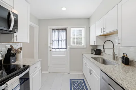 $430,000 | 7035 North College Avenue, Indianapolis, IN 46220