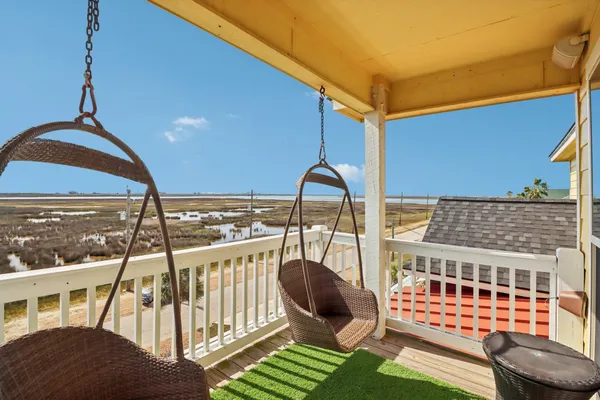 $625,000 | 206 China Clipper Drive, Freeport, TX 77541