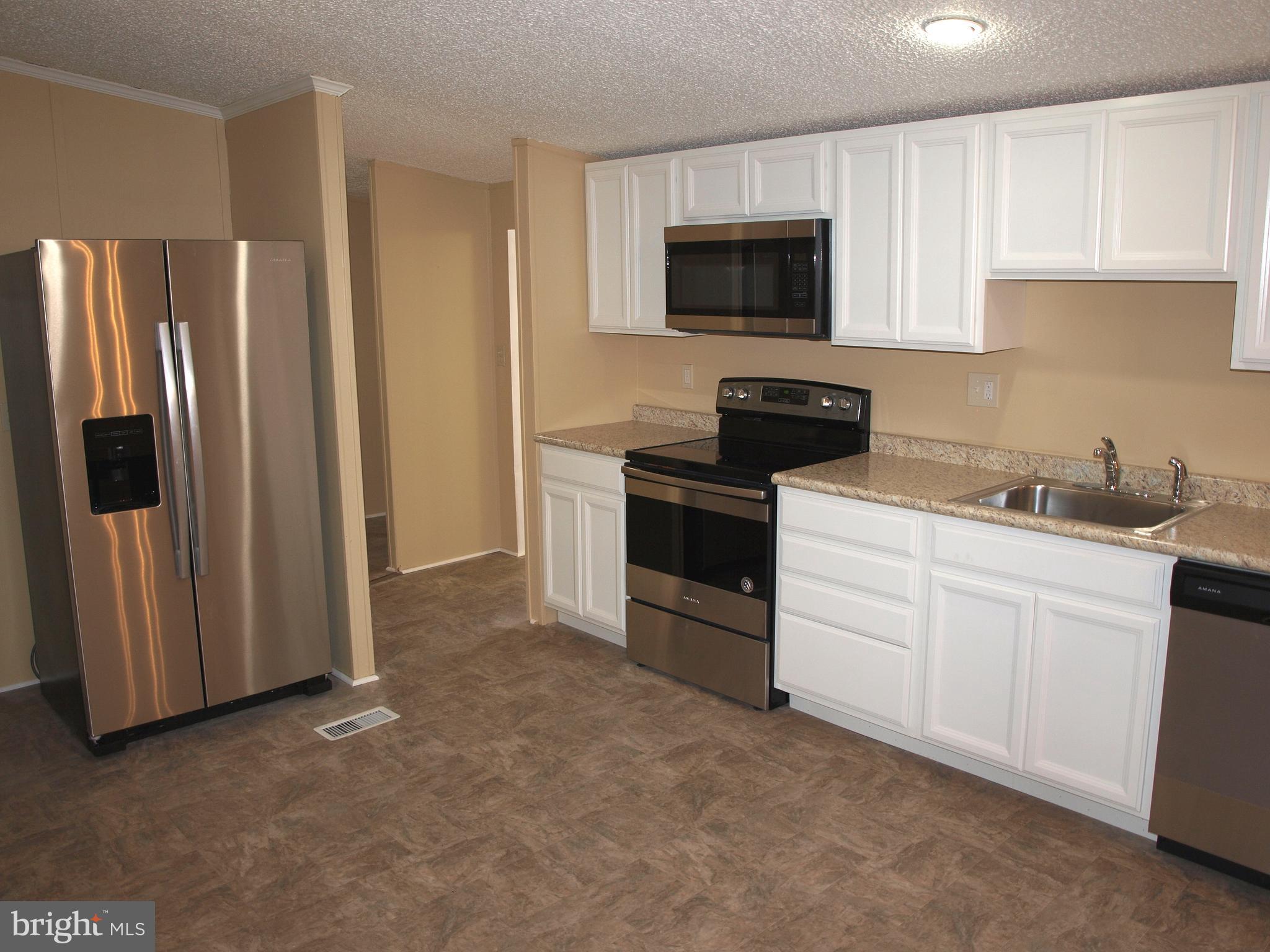 49 Pendyrus Street Delta, PA 17314 - Photo 24 of 52 BRAND NEW KITCHEN !!