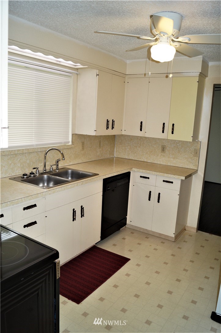 308 Pioneer Road Aberdeen, WA 98520 - Photo 3 of 36 Gallery Image 3