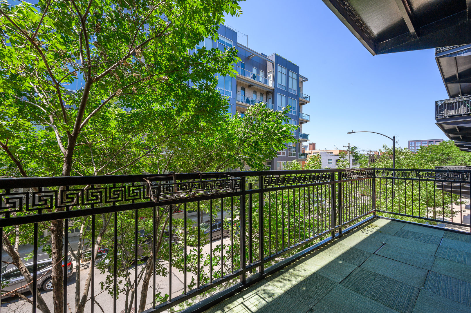 1040 West Adams Street, Unit 269 Chicago, IL 60607 - Photo 6 of 23 a view of city from a balcony
