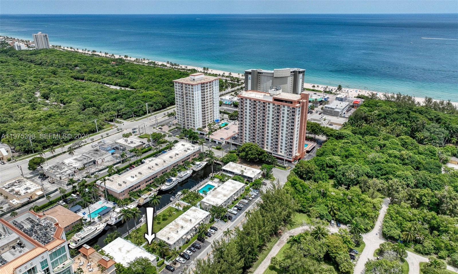 901 North Birch Road, Unit 9B Fort Lauderdale, FL 33304 - Photo 11 of 12 a view of a balcony with an outdoor space